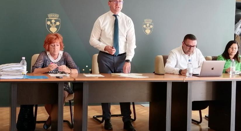Fizetőssé válik a parkolás Csíkszeredában