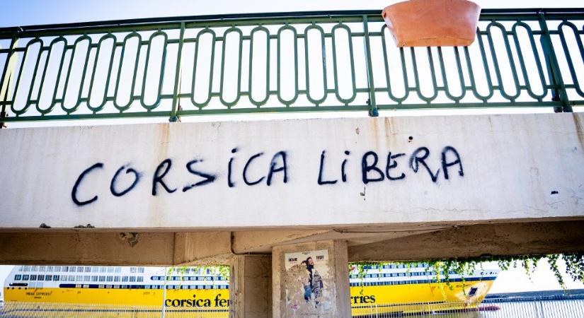 Autonómiát kaphat Korzika