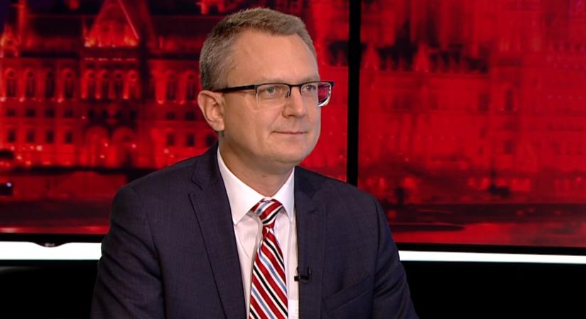 Rétvári: Ezrelékekben lehet mérni az új életpálya-modell miatt felmondó pedagógusok számát