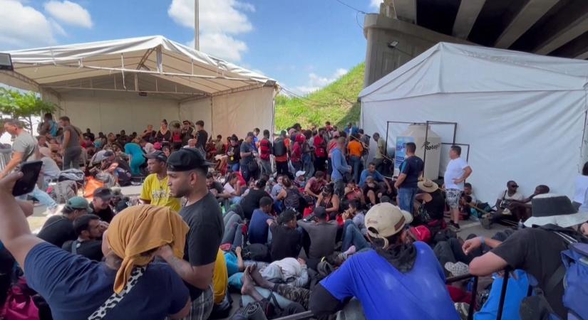 Özönlenek az Egyesült Államokba az illegális migránsok