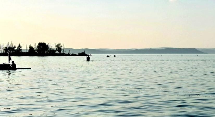 Szeptember végén is fürödtek még a Balatonban
