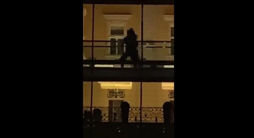 Nyilvánosan szexelt a pár, az Erzsébet körúton videózták őket - 18-as felvétel