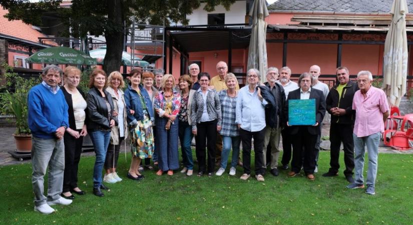 A 70 éves Bródy és az 50 éve érettségizett 4.B diákjai