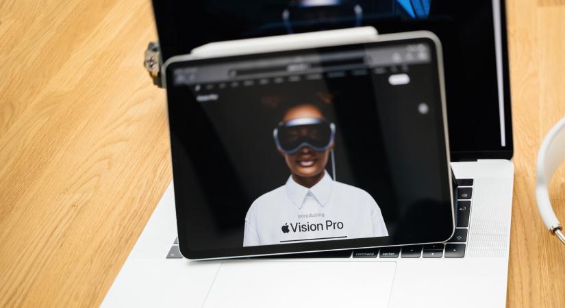 Nem csak a nappaliban, hanem ipari csarnokokban is felbukkan majd az Apple Vision Pro