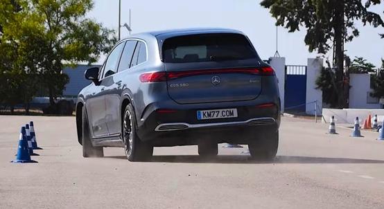 Nem a jávorszarvas-teszt a legnagyobb elektromos Mercedes kedvenc kihívása - videó