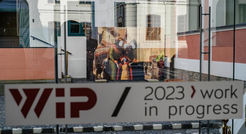 Új helyszínekkel bővült a veszprémi várnegyed megújítását bemutató kiállítás