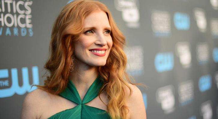 Merészre sikerült Jessica Chastain vörös szőnyeges belépője a San Sebastián-i filmfesztiválon