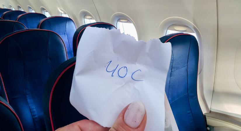 Papírfecnire írt ülőhelyeket kapott több olvasónk Wizz Air járaton