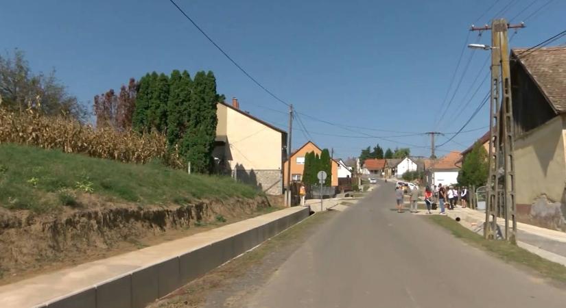 Csapadékvíz elvezetés Lengyelen – 2,5 km árokrendszer újult meg