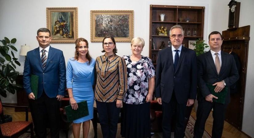 Bemutatták a Klinikai Központ új vezetőit