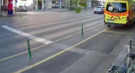 Karácsony Gergely videóval bizonyítja, hogy elfér egy mentőautó az Üllői úti biciklisávban