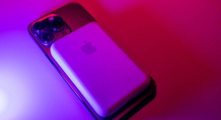 Hiába az USB-C, nem minden külső akku kompatibilis az iPhone 15-szériával