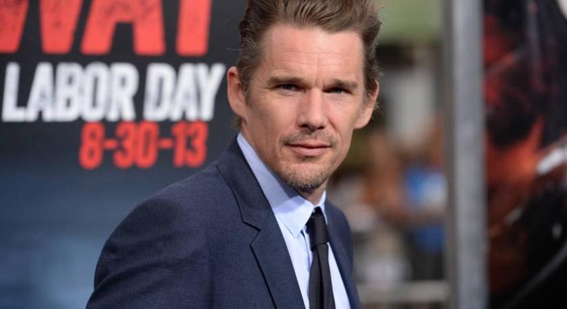 Ethan Hawke és színésznő lánya összeöltözve pózoltak: a 25 éves Maya kiköpött Uma Thurman