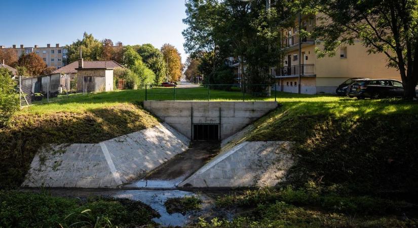 Közel 1,2 milliárdból lett biztonságosabb a csapadékvíz elvezetése Tatán