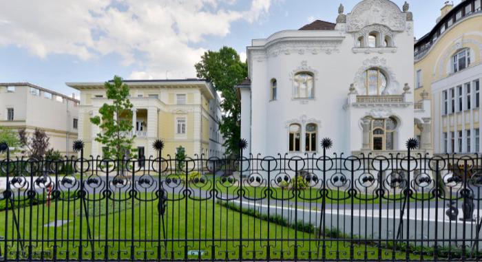 Régi fényében látogatható a Lizsé aranykorát idéző villa