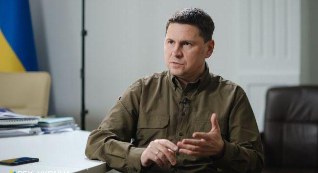 Podoljak: Az Ukrajnával kapcsolatos botrányos hírek terjesztése az orosz propaganda célja