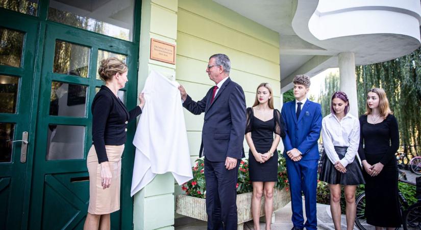 A szegedi egyetem kiemelt partnere lett az Erkel gimnázium