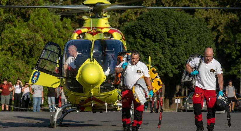 Mentőhelikopter és rohamkocsik lepték el a Debreceni Egyetem főépületét, mutatjuk, hogy mi történt! - fotókkal, videóval