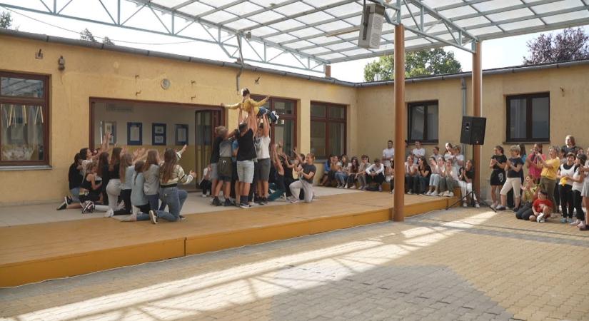 Táncoltak és esküt is tettek az új diákok