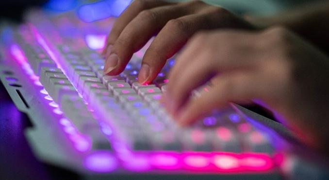 Több száz valósághű gyerekpornóképet gyártatott a mesterséges intelligenciával egy dél-koreai férfi