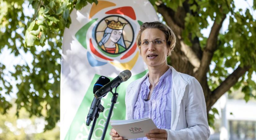 Hornung Ágnes: várhatóan novemberre bírálják el a tanári tehetséggondozási ösztöndíjprogram pályázatait