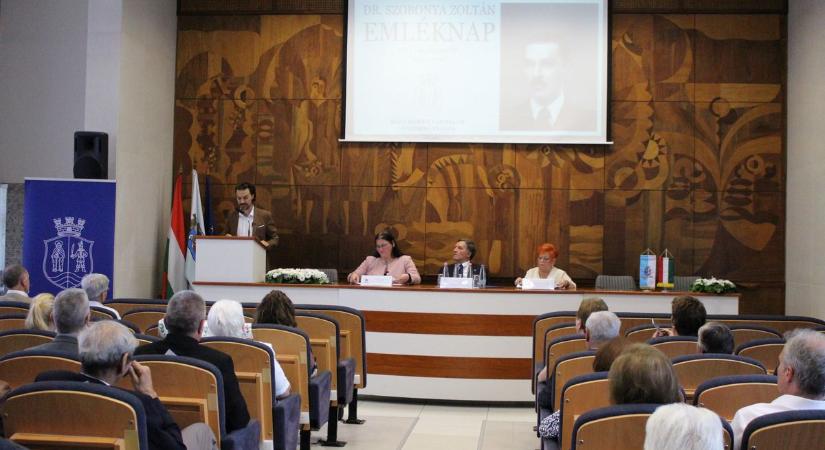 Dr. Szobonya Zoltánra emlékeztek Kecskeméten – galériával