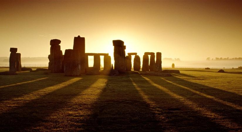 Stonehenge felett lebegett egy idegen űrhajó, biztonsági őrök kamerái rögzítették a jelenetet? Döbbenetes vallomást tettek