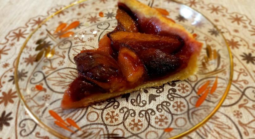 Tökéletes őszi hangulatot varázsol a konyhánkba ez a pofon egyszerű szilvás finomság