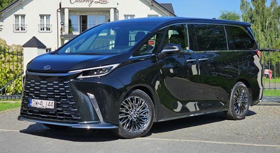 Magánrepülőben pihenve araszolni a dugóban? Kipróbáltuk a luxust kimaxoló Lexus LM-et