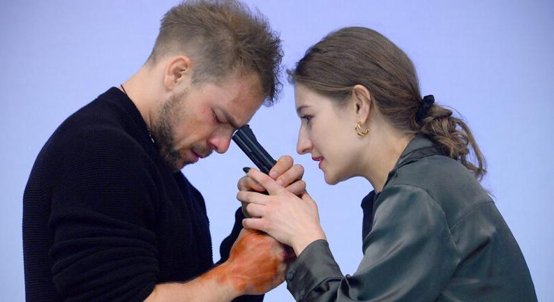 Rusznyák Gábor rendezésében, Mészöly Annával mutatja be a Hedda Gablert a miskolci színház