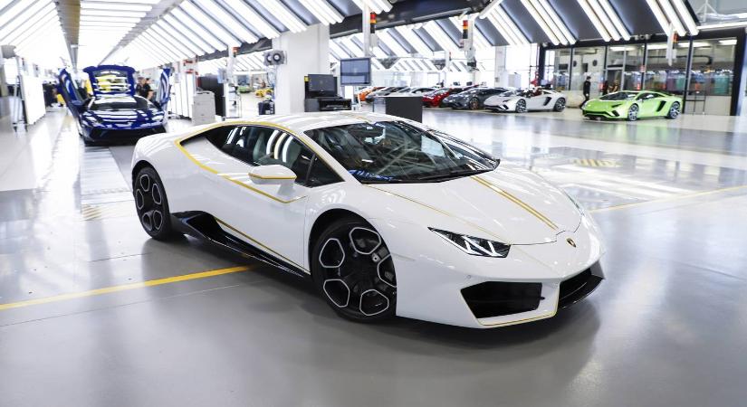 Lamborghini szalon nyílt Budapesten