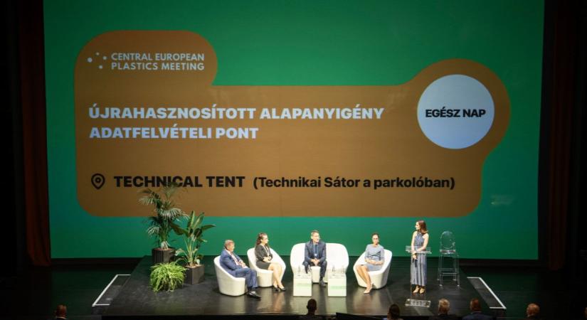 A műanyag újrahasznosítás technikai megvalósításáról egyeztettek a Közép-Európai műanyagipar Budapesten