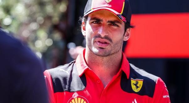 Sainz teljesen új Ferrarit vár 2024-re