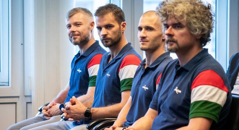 Orbán Viktor több mint 27 milliárdot rendelt el a magyar űrhajósok képzésére