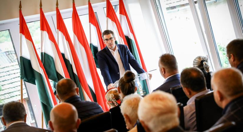 Kocsis Máté „gyűlölködő nyugati újkommunisták iszonyatos túlerejéttől” tart