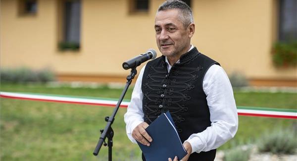 Potápi Árpád János: A vajdasági intézmények támogatásával a szülőföldön történő boldogulást segítjük