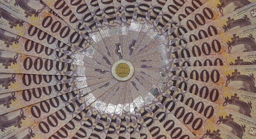 Siralmasan mutat a forint, noha rendben a fizetési mérleg