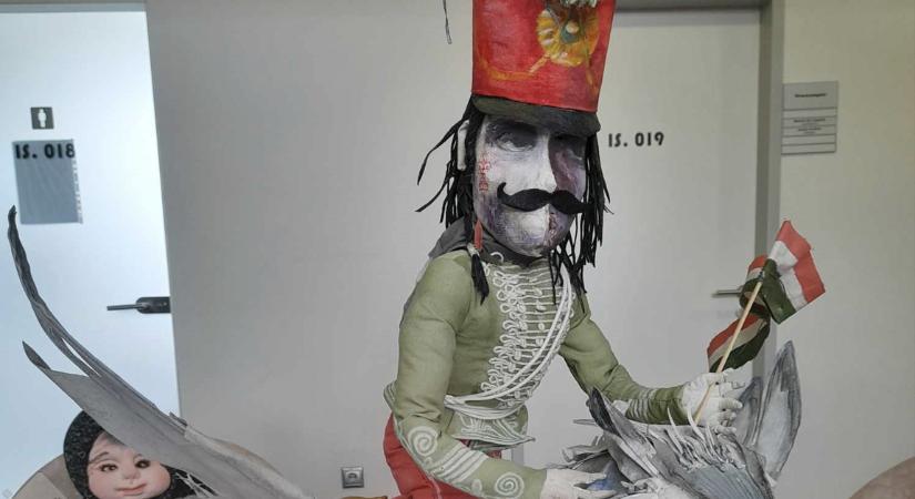 Babakiállítás