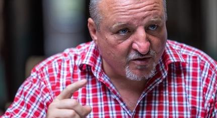 A hatalom fogyóeszközként tekint a dolgozókra