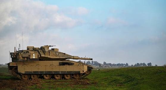 1,3 milliárdba kerül egy ilyen tank, cserébe 360 fokban átlátja a komplett harcteret