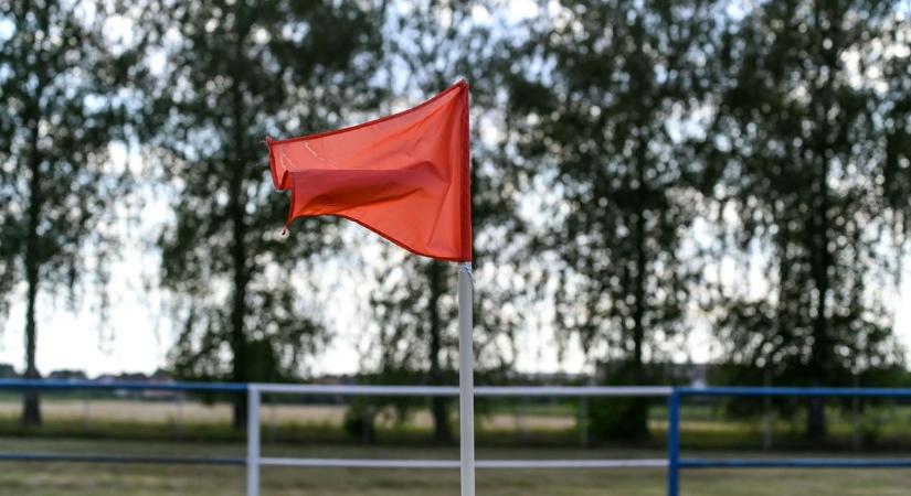Arrogánsnak, nagyképűnek nevezik a közösségi oldalon a Kajdacs–Szedres meccs játékvezetőjét