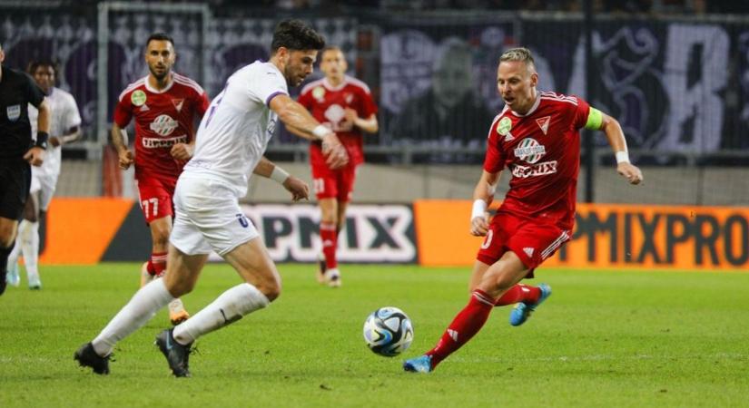 Érdekes körülmények között győzte le az Újpest a DVSC-t – fotókkal