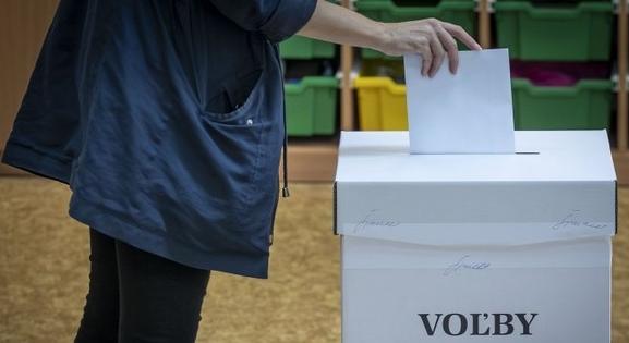 Szavazás közben elhunyt el egy 78 éves férfit Szlovákiában