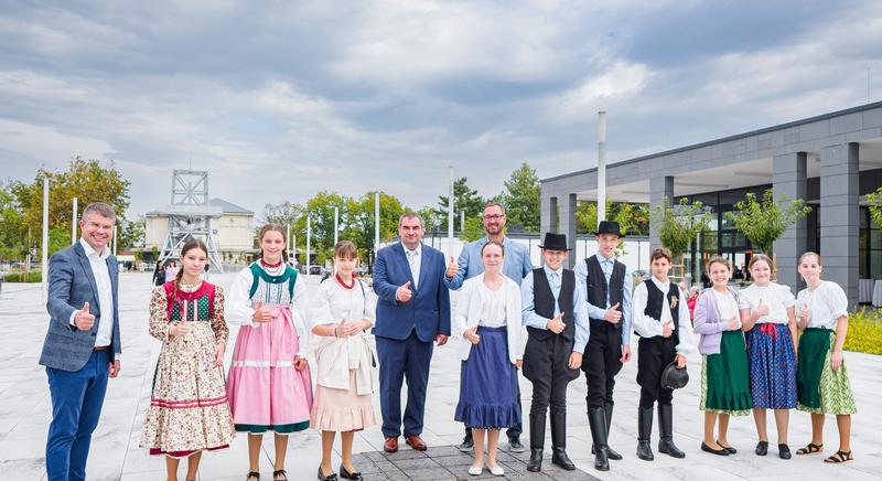 Bükfürdői fesztiváltér - Átadták Bük új rendezvényterét a fürdő történetét bemutató látogatóközponttal