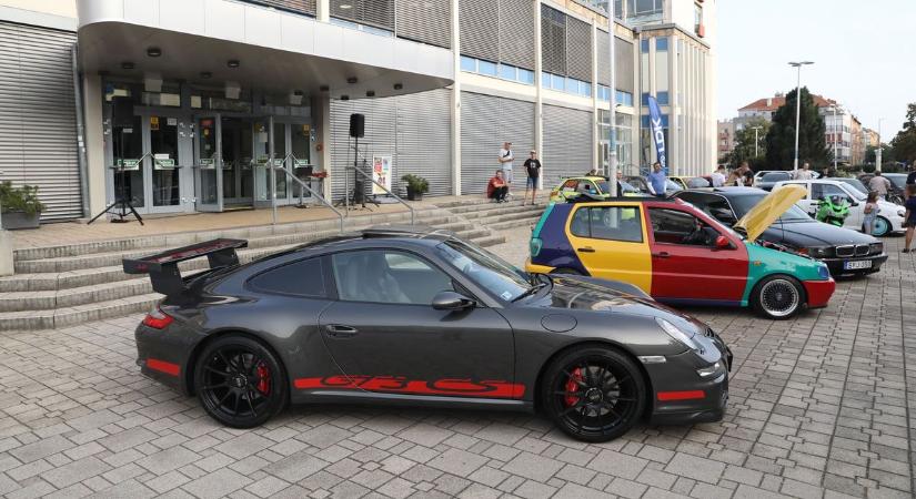 Különleges tuning és rally autók sorakoztak fel Szombathelyen - fotók