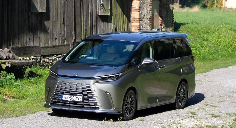 Egy elsuttogott bánzáj - Menetpróba: Lexus LM - 2023.