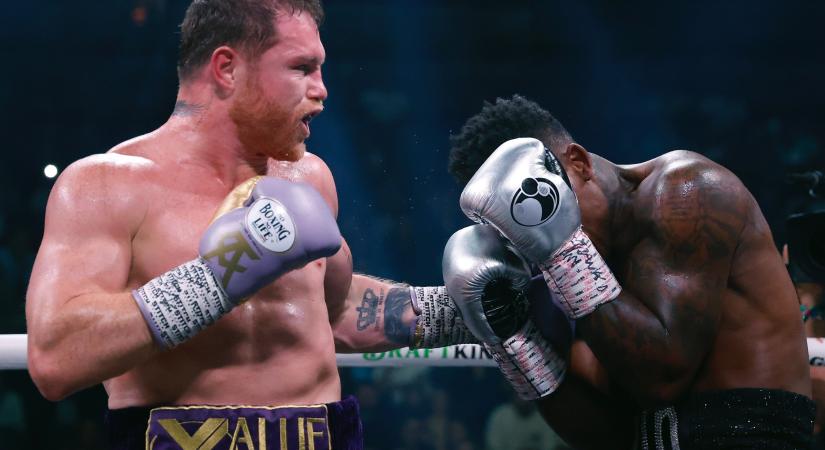 Canelo dominált, magabiztosan védte meg a vb-címeit