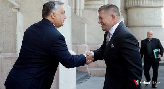 Orbán Viktor az elsők között gratulált Robert Ficónak