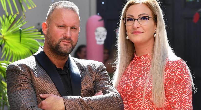 „Egy nagy lábú nővel nem lehet haladni...” - Keményen beszólt a barátnőjének Alekosz – Videó