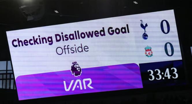 Itthon titkolóznak, Angliában nem: íme a Liverpool-meccs kapitális tévedésének háttere
